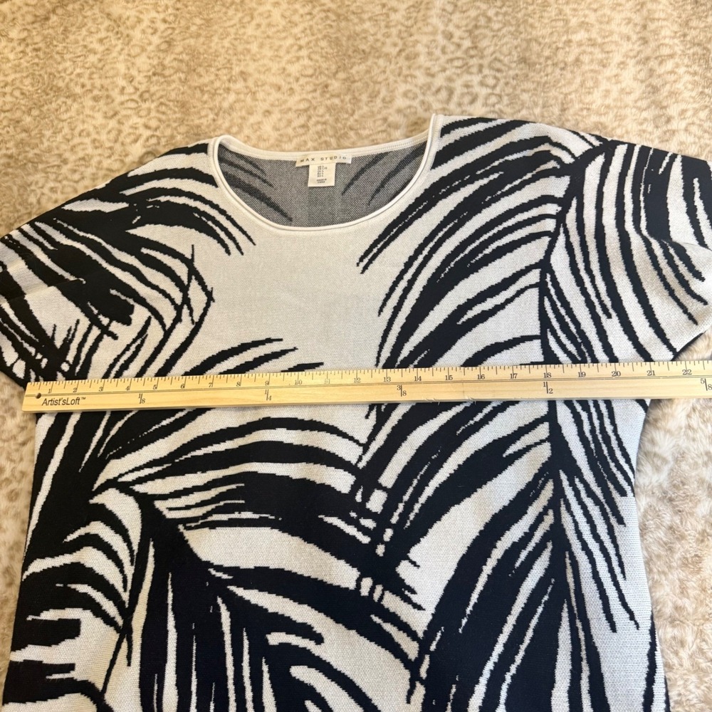 Max Studio Palm Leaf Graphic Knit Sweater Womens Large Black White Streetwear - Picture 5 of 7